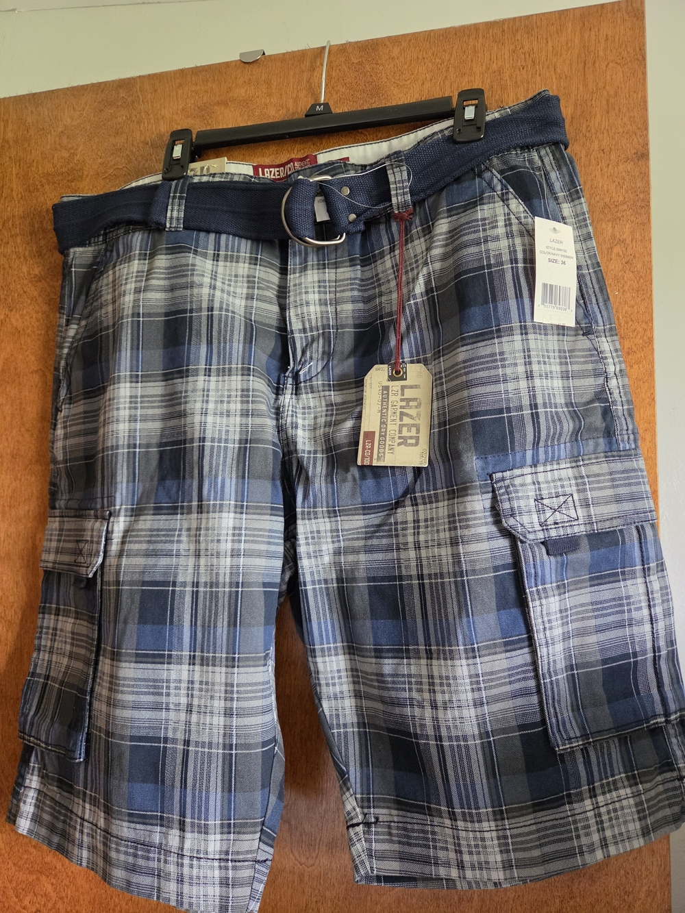 Size 36. Lazer Men’s Blue Plaid Cargo Shorts with Belt